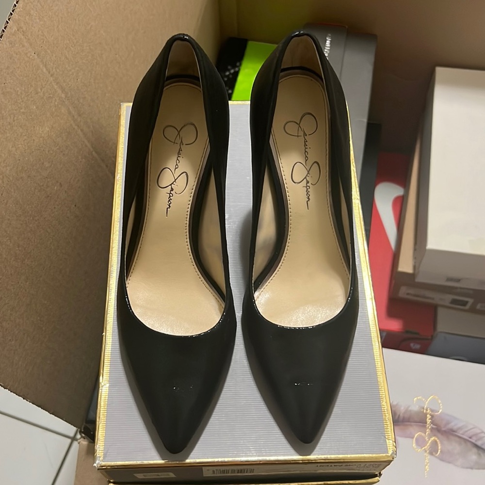 Black Jessica Simpson heels size 6 1/2